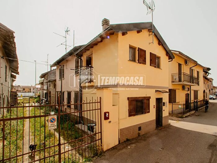 Casa bilocale in vendita in Via Pasubio, Tromello