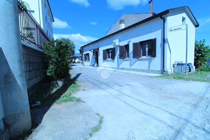 Casa trilocale in vendita in Via Tesori, Montalto Uffugo