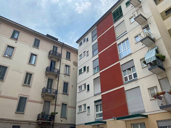 Appartamento quadrilocale in affitto in Via Carlo Farini, Farini, Milano