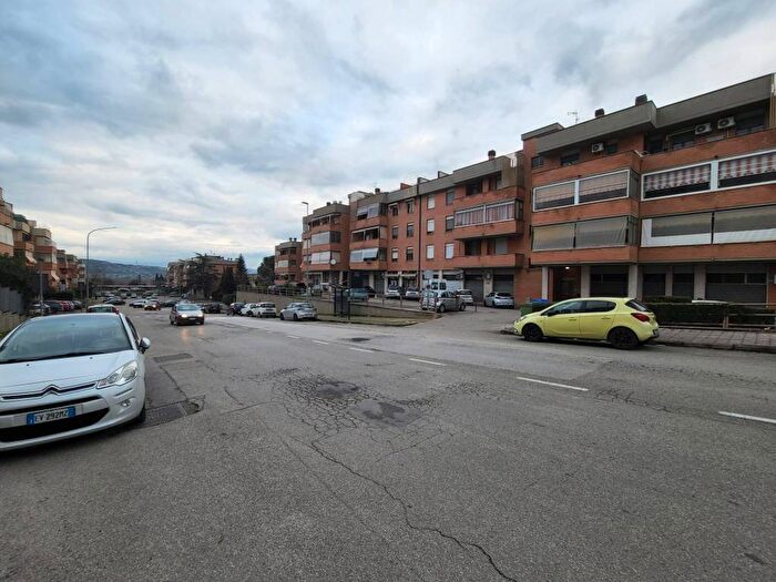 Appartamento quadrilocale in affitto in Via Luigi Piccinato, Rione Libertà, Benevento