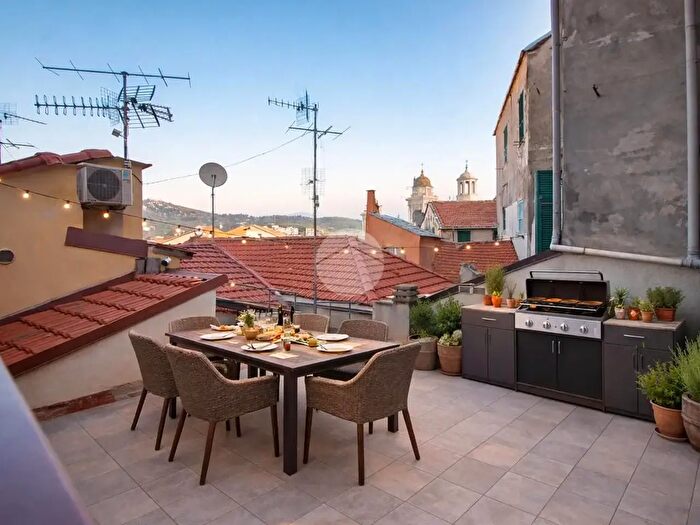 Appartamento quadrilocale in vendita in Salita Gregorio De Ferrari, Imperia