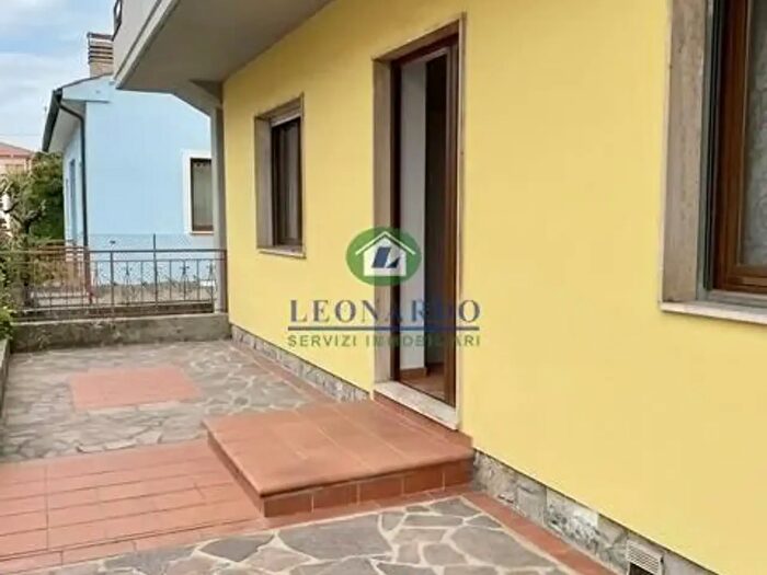Appartamento con 5 locali in vendita in Massa E Cozzile