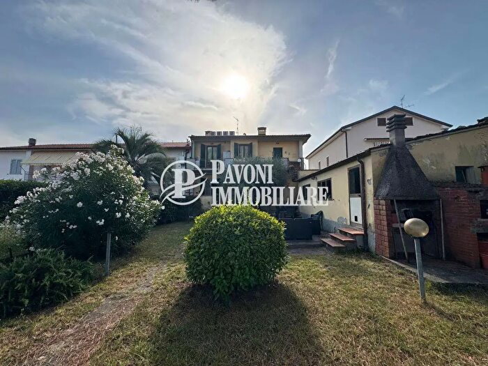 Casa con 6 locali in vendita in Via del Maestrale, Pistoia