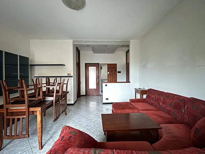Appartamento trilocale in vendita in Via Luigi Einaudi, Costabissara