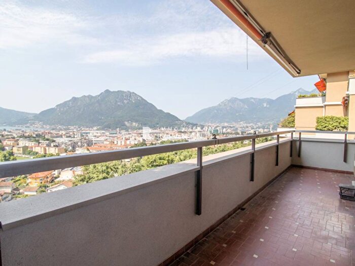 Appartamento quadrilocale in affitto in Via ai Poggi, Acquate, Lecco