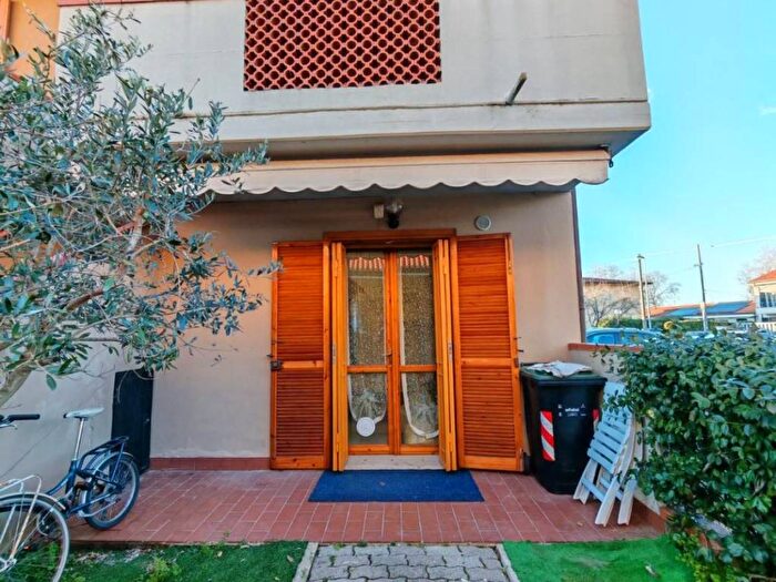 Appartamento bilocale in affitto in Marina di Carrara, Carrara