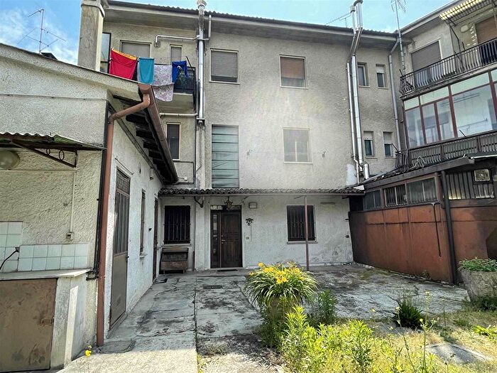 Casa trilocale in vendita in Ferrera Erbognone