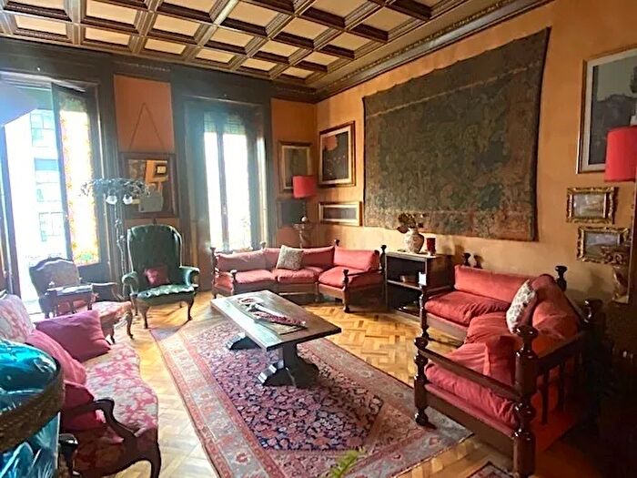 Appartamento con 5 locali in vendita in Milano