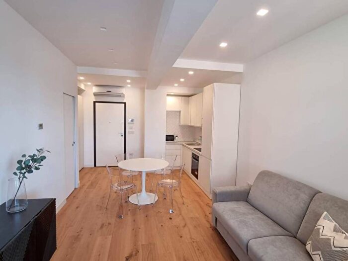 Appartamento bilocale in affitto in Via Torino, Carrobbio, Milano