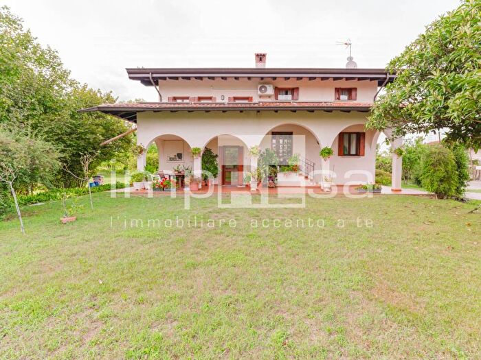 Casa con 5 locali in vendita in via circonvallazione, San Leonardo, Montereale Valcellina