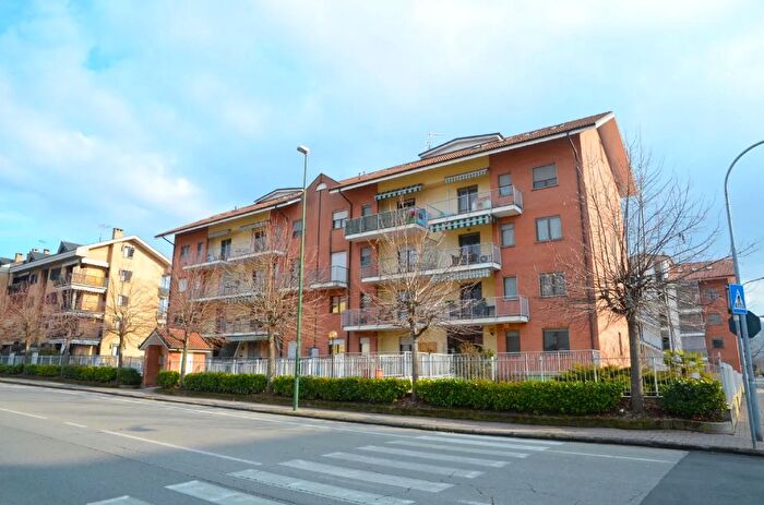 Appartamento con 6 locali in vendita in Via Torino, Brandizzo