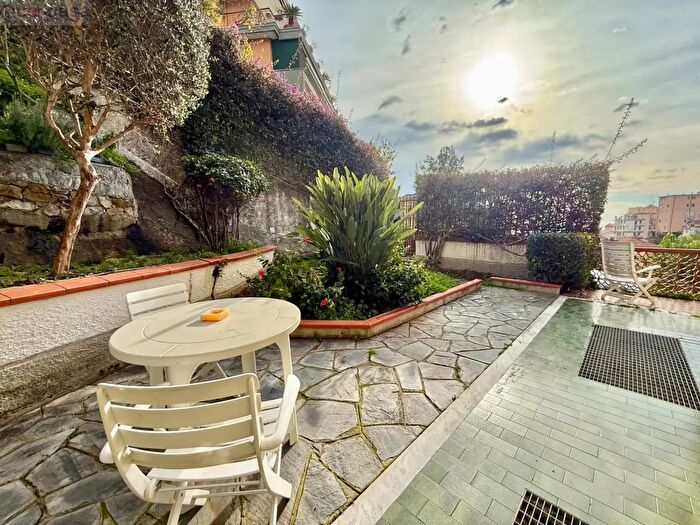 Appartamento bilocale in vendita in Via Vallarino, Sanremo