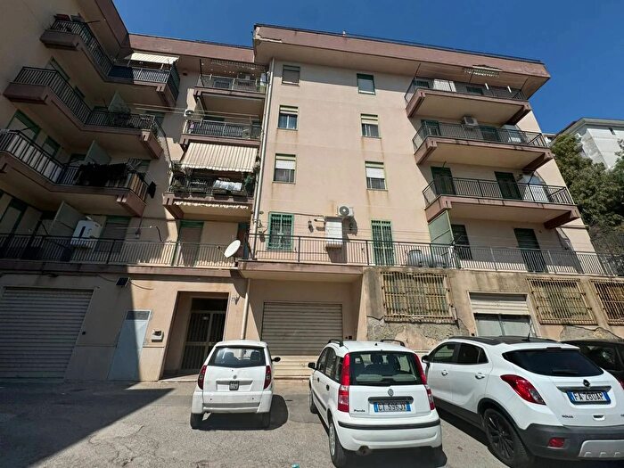 Appartamento quadrilocale in vendita in Via Gabriele Amico Valenti Caltanissetta, Caltanissetta