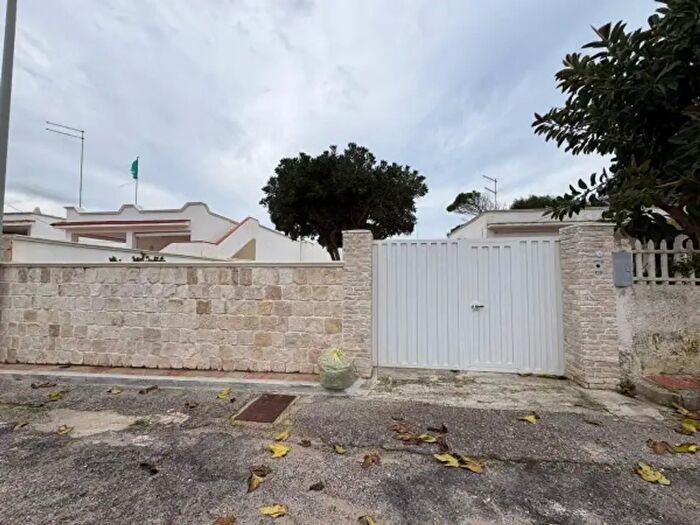 Casa con 6 locali in vendita in Via delle Acciughe, Torricella