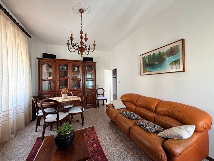 Appartamento trilocale in affitto in Via Renato Fucini, Coverciano, Firenze