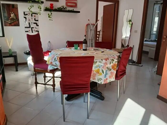 Appartamento trilocale in vendita in Via Francesco Ghittoni, Piacenza
