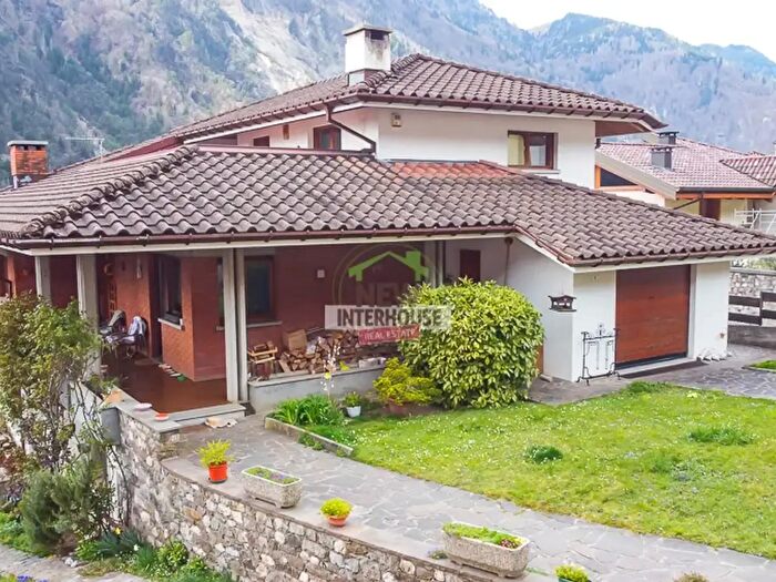 Appartamento con 12 locali in vendita in Via G Gortani, Arta Terme