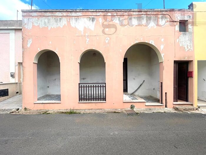 Casa con 7 locali in vendita in Via Giacomo Leopardi, Spongano