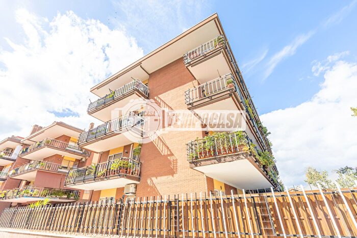 Appartamento quadrilocale in vendita in Via Anagnina, Roma