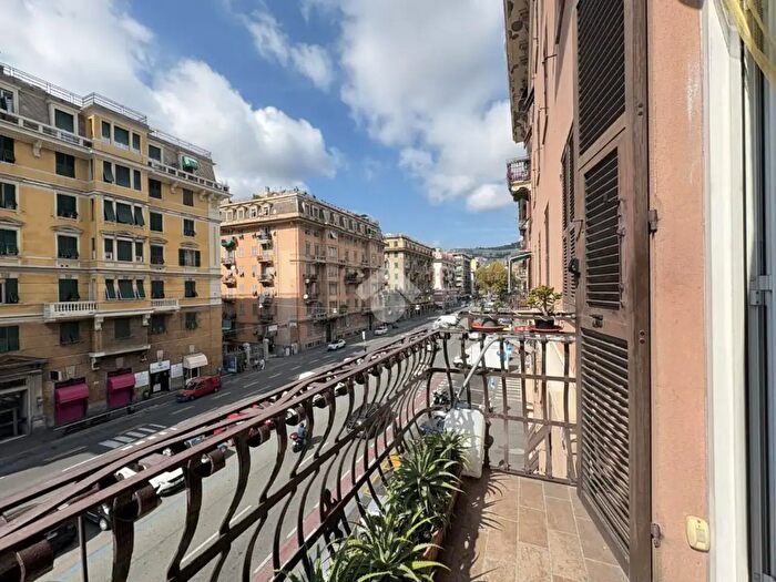 Appartamento quadrilocale in vendita in Corso Sardegna, Genova