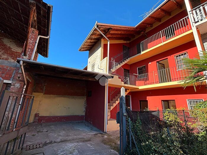 Casa trilocale in vendita in Via Ticino, Varallo Pombia