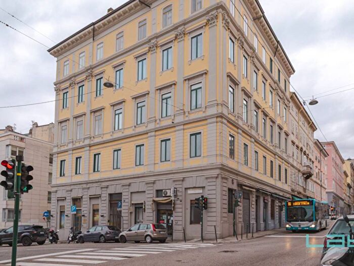 Appartamento bilocale in affitto in Largo Giambattista Niccolini, Largo Barriera Ospedale Maggiore, Trieste
