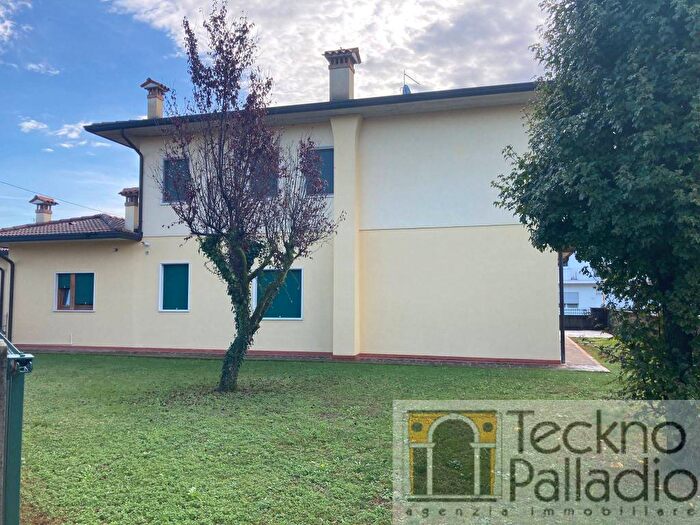 Casa con 5 locali in affitto in Caldogno Rettorgole Cresole, Caldogno