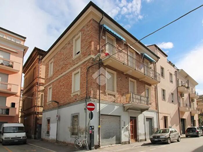 Appartamento trilocale in vendita in Via P Panfili, Porto San Giorgio