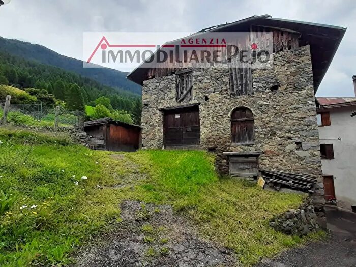 Casa con 7 locali in vendita in Via Don GArvedi, Peio