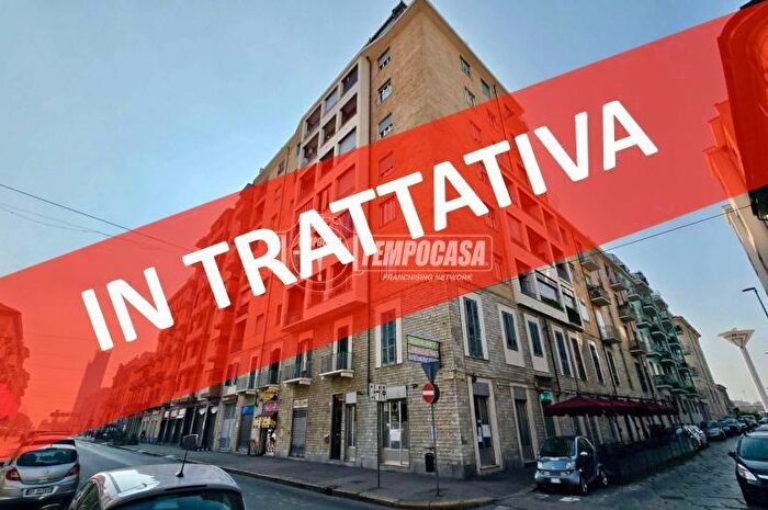 Appartamento trilocale in vendita in Via Nizza, Torino