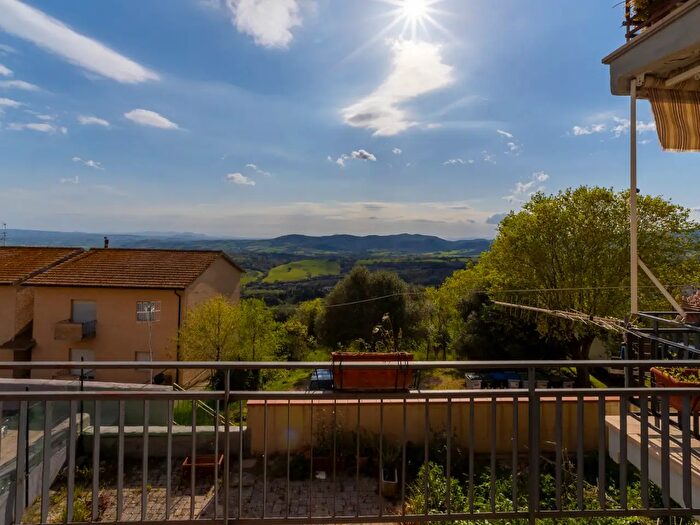 Appartamento con 9 locali in vendita in Via Roma, Campagnatico