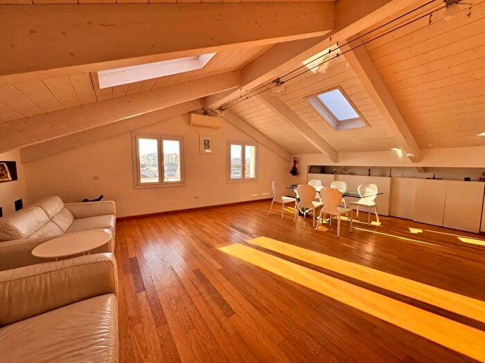 Appartamento con 5 locali in vendita in Via Lepanto b, Giulianova