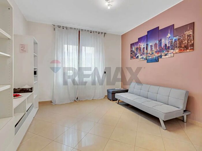 Appartamento trilocale in affitto in Via Risorgimento, Sesto San Giovanni