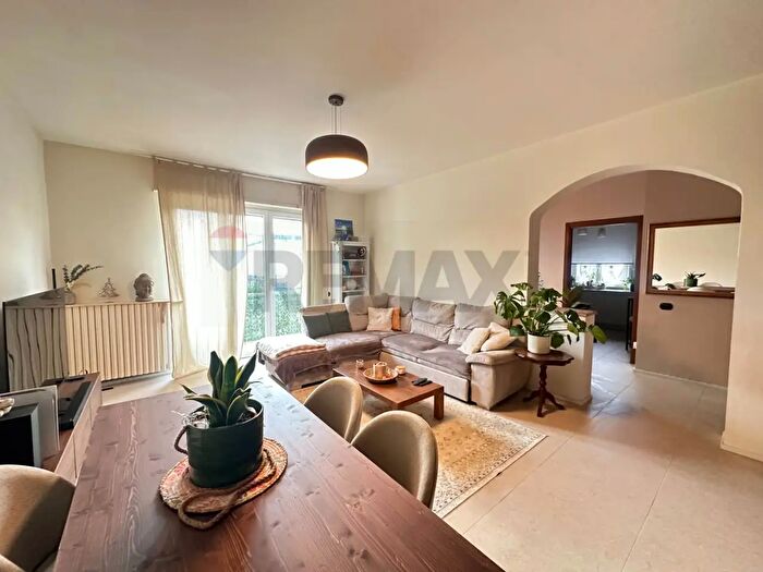 Appartamento trilocale in vendita in Via Pascoli, Arcisate