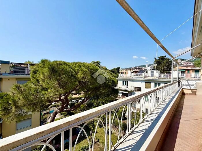 Appartamento quadrilocale in vendita in Viale Ammiraglio Giorgio Des Geneys, Genova
