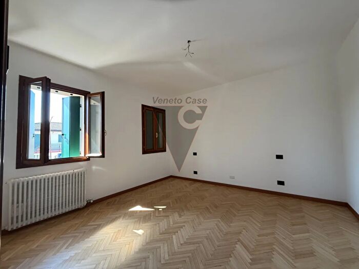 Casa con 5 locali in vendita in Mira