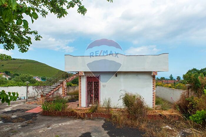 Casa con 5 locali in vendita in Via dei Gelsomini, Pedara