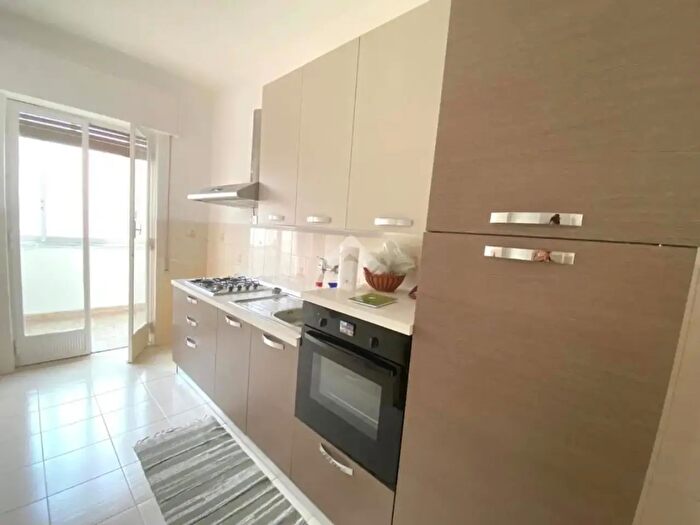 Appartamento trilocale in affitto in Via Bergamo, Palermo
