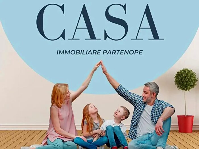 Appartamento trilocale in vendita in Via Argine, Napoli
