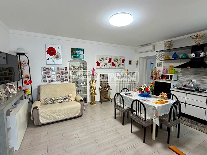 Appartamento trilocale in vendita in Via San Francesco d'Assisi, Rutigliano
