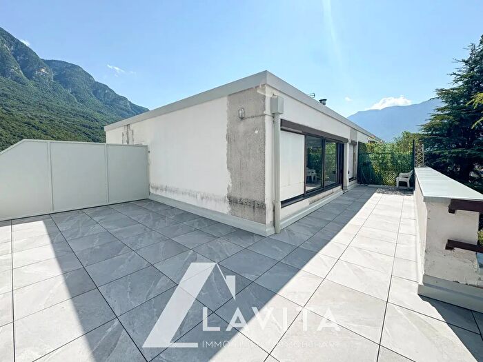 Appartamento quadrilocale in vendita in Via Largo Municipio, Egna