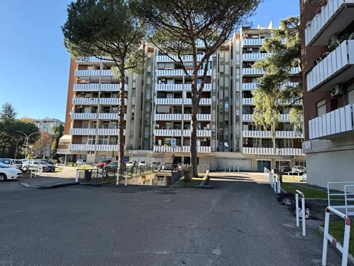 Appartamento quadrilocale in vendita in Via del Forte Tiburtino, Roma