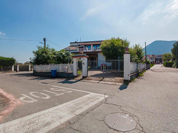 Casa con 9 locali in vendita in Via Verdi, Bruino