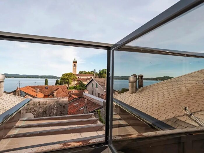 Appartamento trilocale in vendita in Lesa