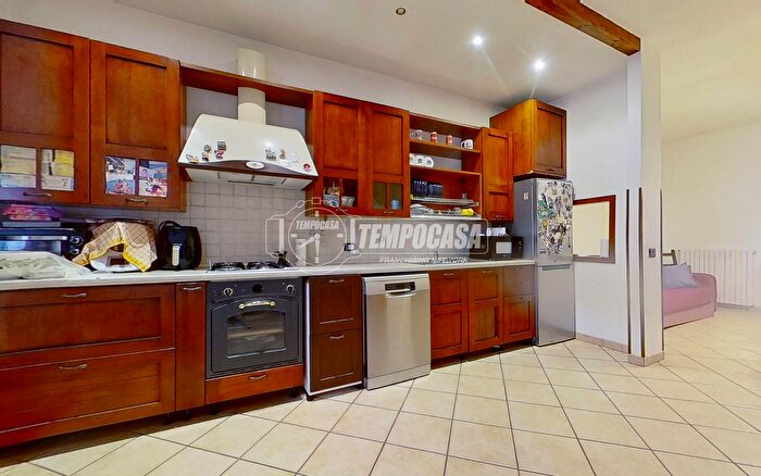 Appartamento trilocale in vendita in Via San Clemente, Seveso