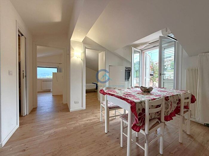 Casa quadrilocale in affitto in Via Strada, Catanzaro Lido, Catanzaro