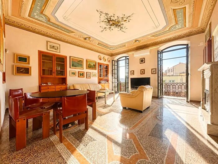 Appartamento con 5 locali in vendita in Via Buonviaggio, La Spezia