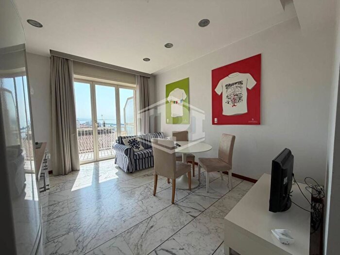 Appartamento bilocale in affitto in Via San Giacomo, Porto Municipio, Napoli