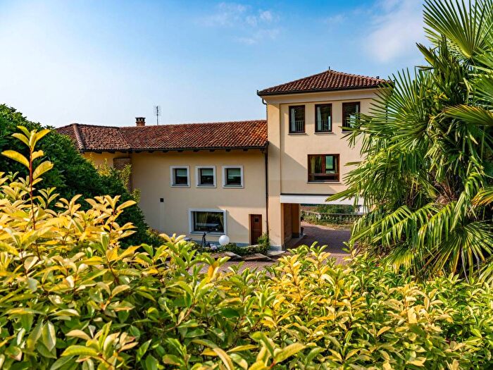 Casa con 6 locali in vendita in Località Castelletto, Castagnole delle Lanze