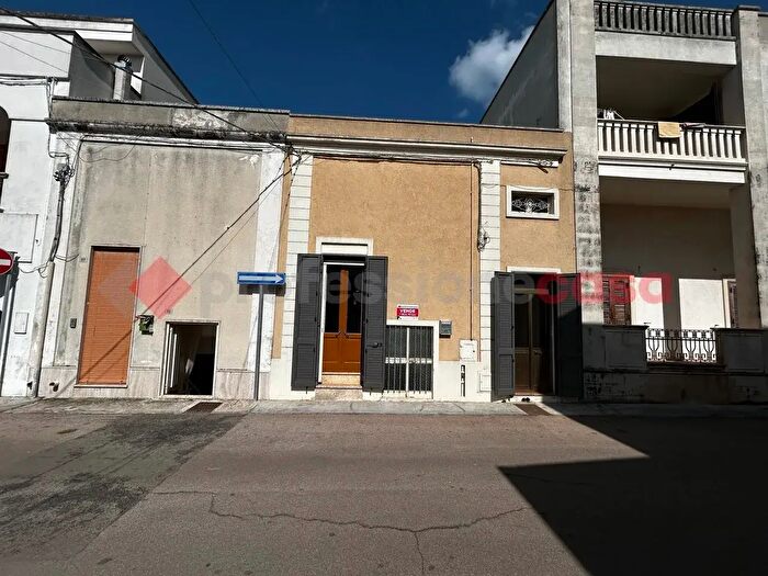 Casa trilocale in vendita in Via Elena di Savoia, Muro Leccese